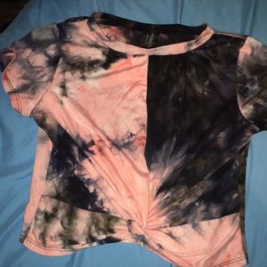 A tee-shirt crop top!